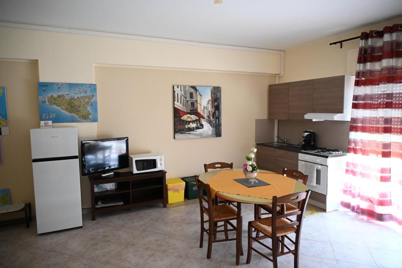 Castello Di Sotto Bed & Breakfast Milazzo Luaran gambar