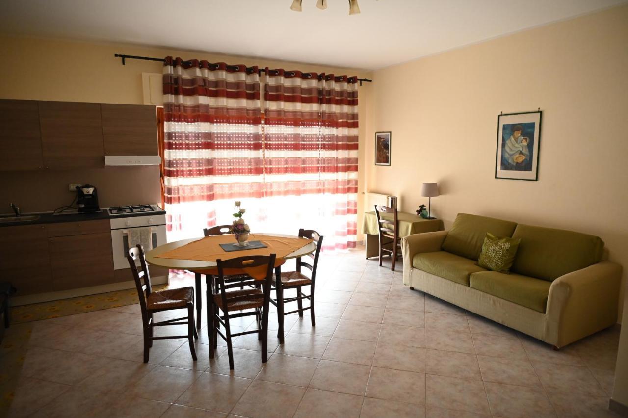 Castello Di Sotto Bed & Breakfast Milazzo Luaran gambar